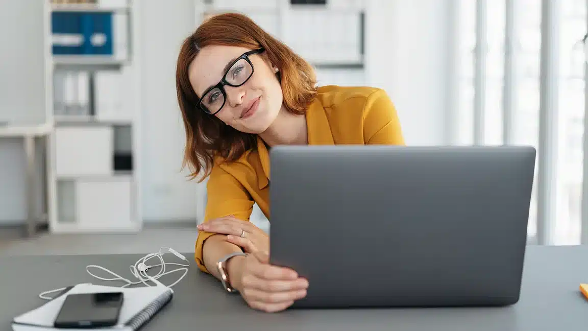 ¿Cómo hacer una factura sin ser autónomo?