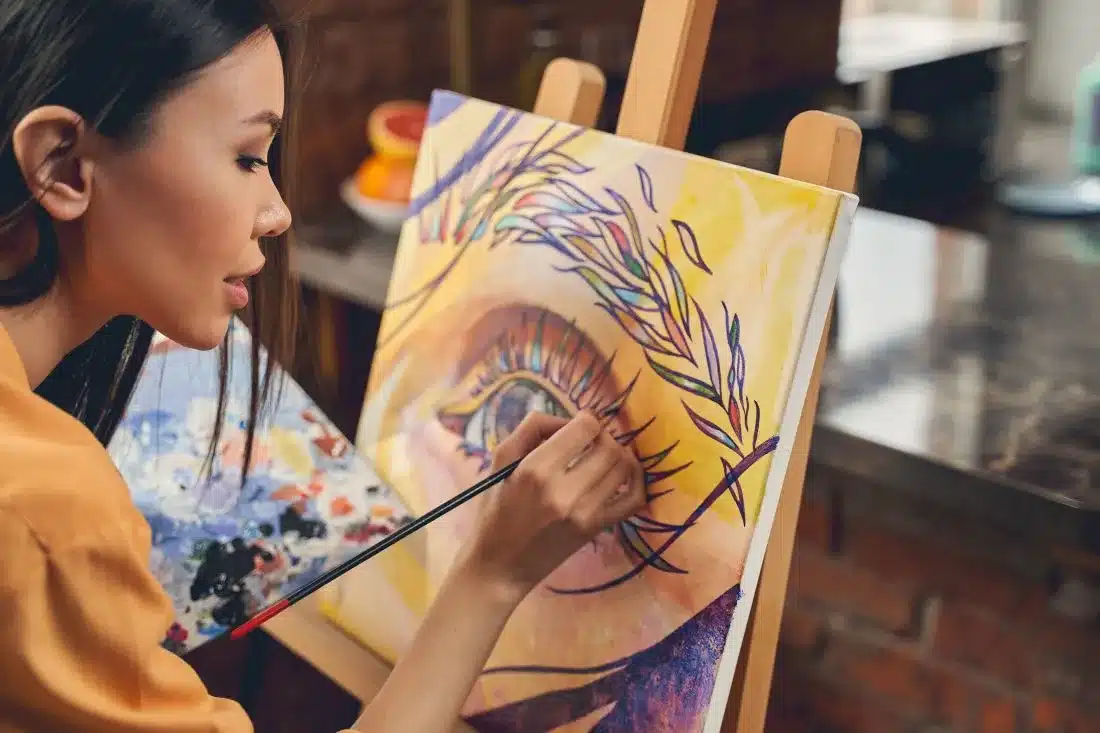 Nueva ley sobre IA generativa para artistas: qué regulará y cómo afectará al sector
